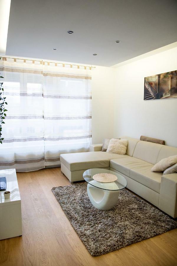 Sauna - Flexible Selfcheckins 6 - Zagreb - Garage - Electric Vehicle Ccharger - Loggia - New - Luxury - Apartments Repinc 6 Zewnętrze zdjęcie